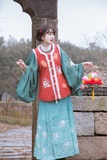 绣花圆领比甲