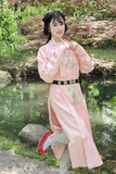 绣花圆领袍