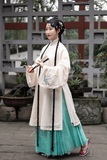 绣花明制立领长衫